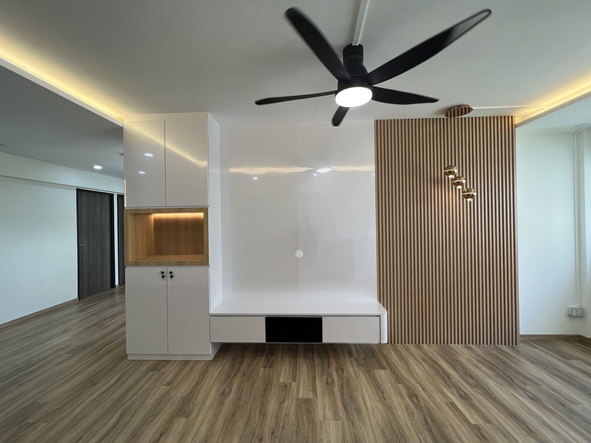 /design_plus_static/static/src/images/image_1920.png